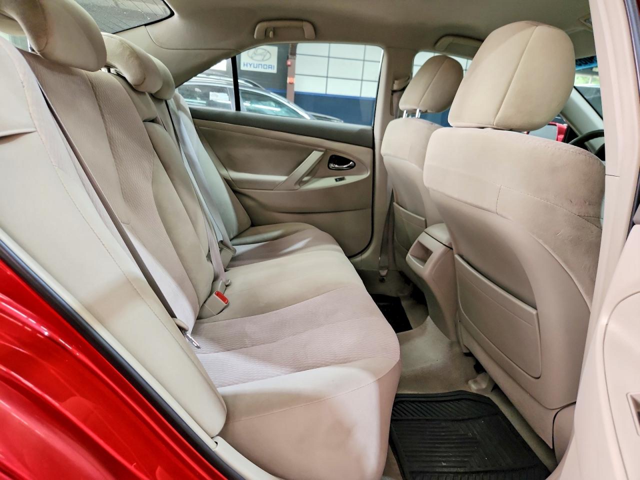 2010 Toyota Camry Le Red vin: 4T4BF3EKXAR030685