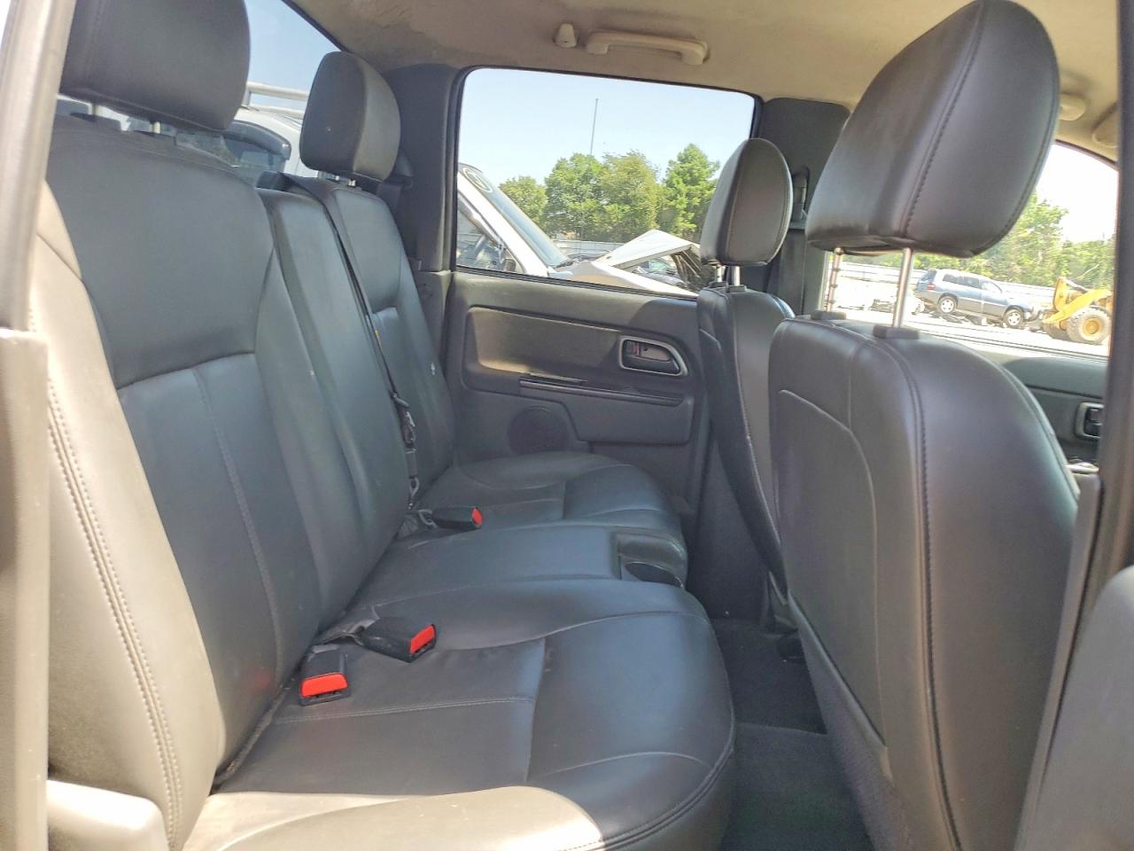 2005 Gmc Canyon Silver vin: 1GTDT136858119129