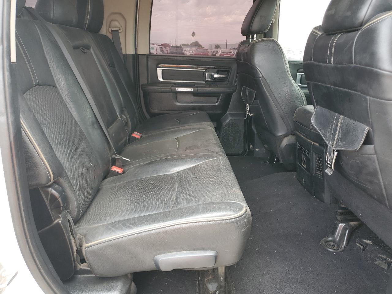 2014 Ram 2500 Longhorn White vin: 3C6UR5PL5EG128975