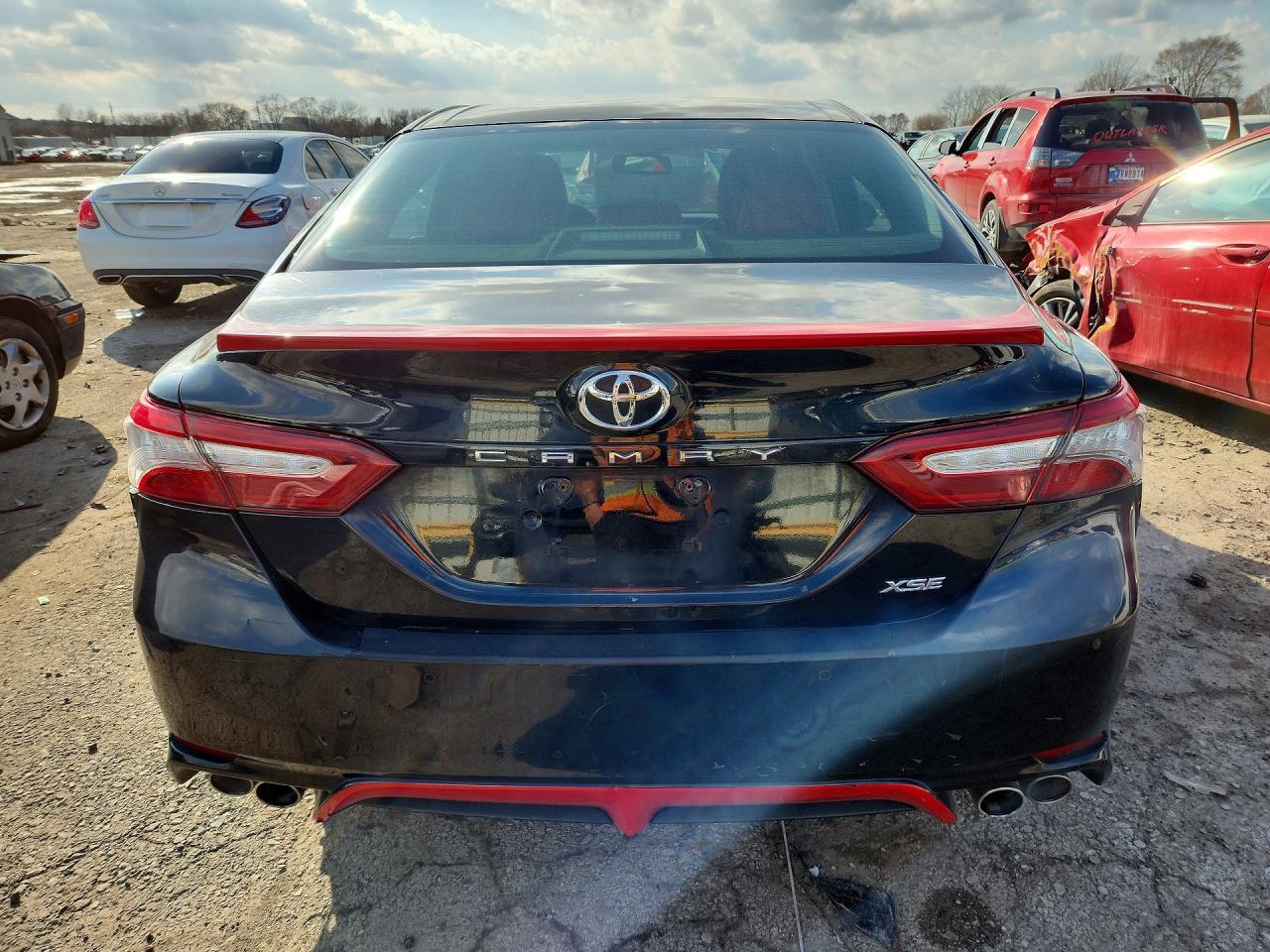 2018 Toyota Camry Xse Черный vin: 4T1B61HK2JU109942