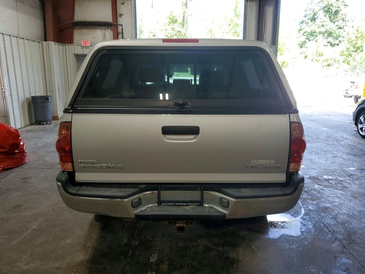 2005 Toyota Tacoma Double Cab Silver vin: 5TELU42N25Z130094