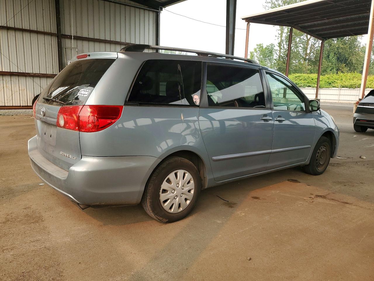 2008 Toyota Sienna Le 8-passenger Silver vin: 5TDZK23C58S210282