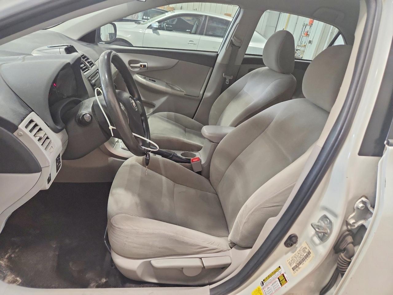 2012 Toyota Corolla Le Белый vin: 5YFBU4EE6CP021342