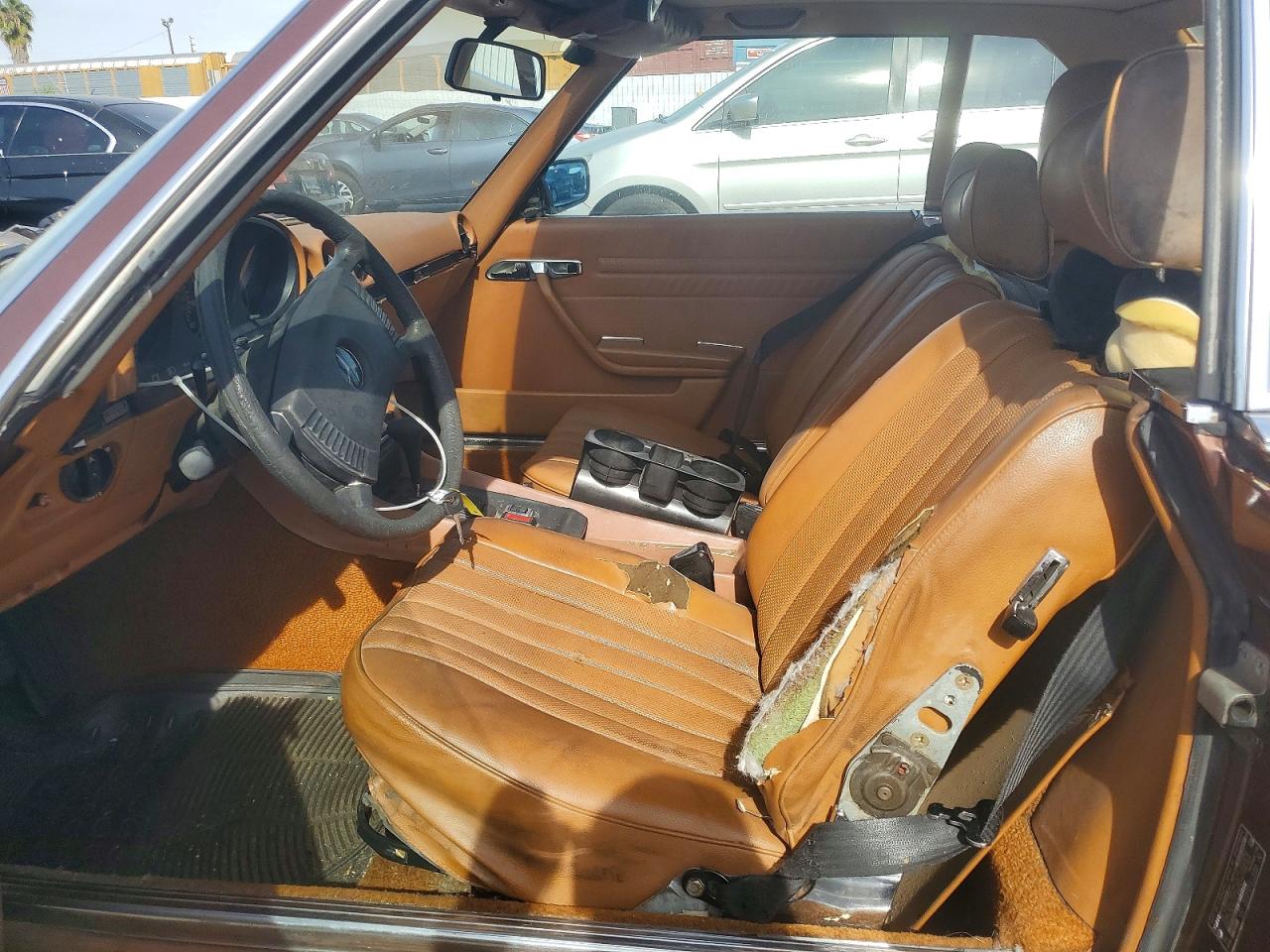1977 Mercedes Benz 450 Коричневый vin: 10704412035605
