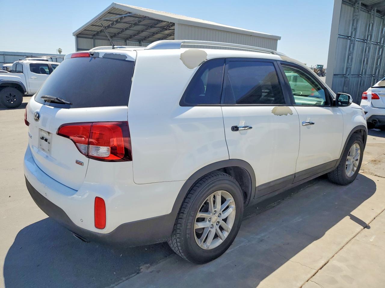 2015 Kia Sorento Lx Белый vin: 5XYKT4A62FG562186