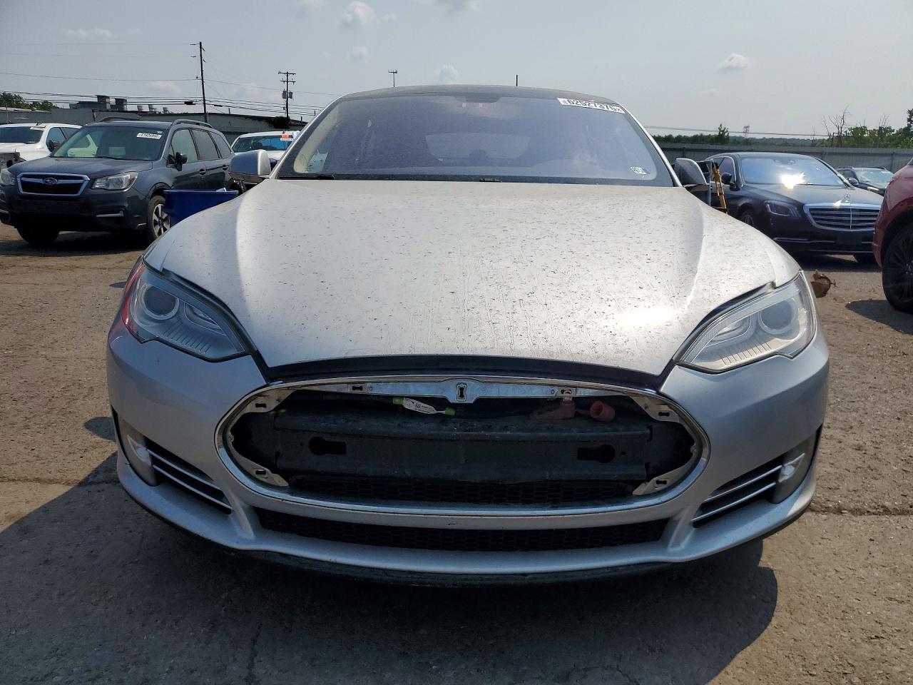 2013 Tesla Model S Silver vin: 5YJSA1DN0DFP18656
