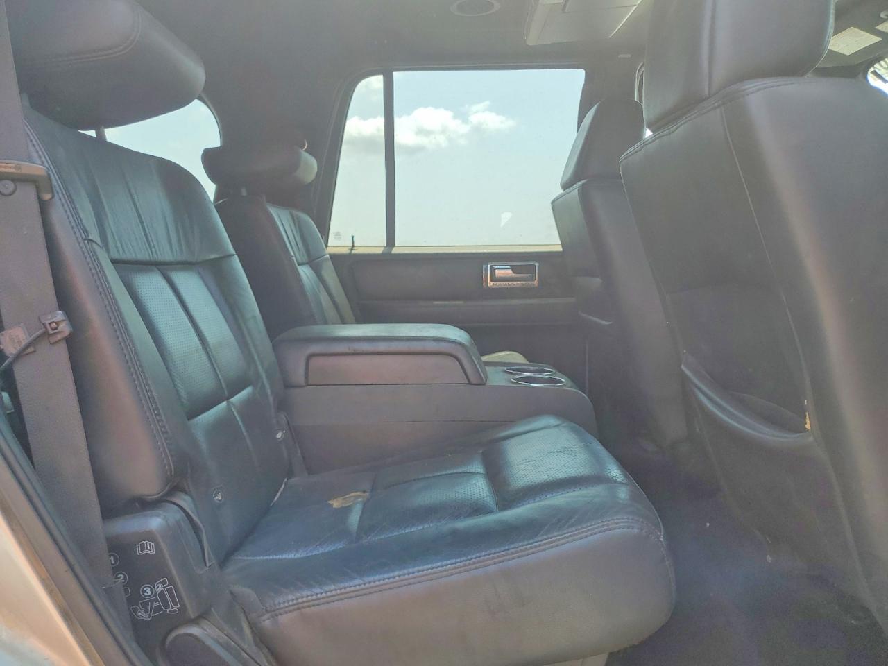 2008 Lincoln Navigator Silver vin: 5LMFU28548LJ06545