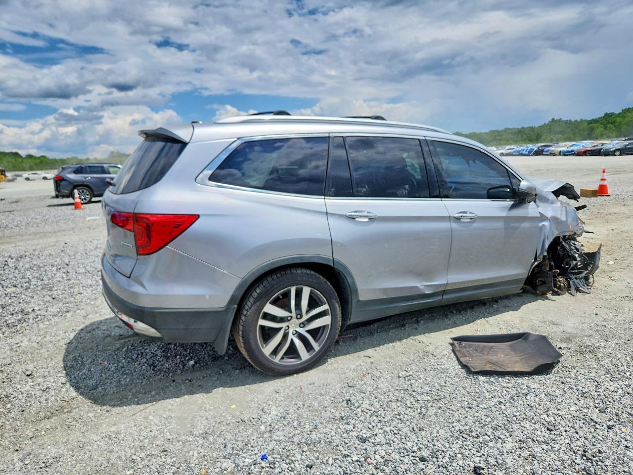 2016 Honda Pilot Touring Серебряный vin: 5FNYF5H97GB057521