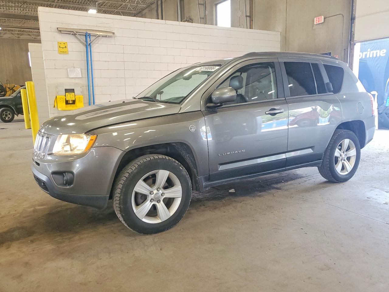 2014 Jeep Compass Latitude Серый vin: 1C4NJDEB9ED575749