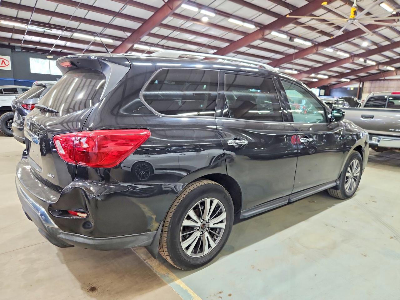 2017 Nissan Pathfinder S Black vin: 5N1DR2MM0HC696719