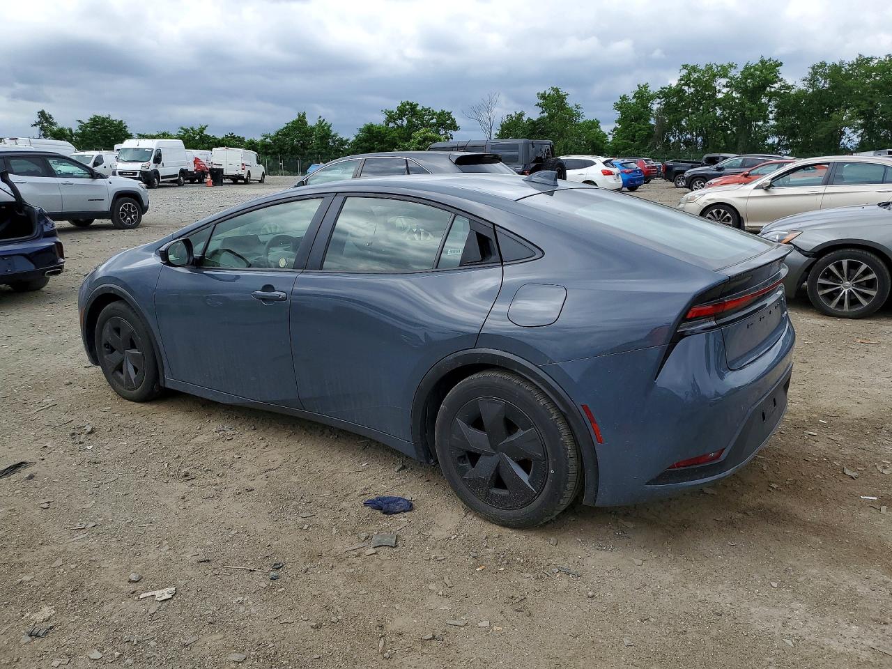 2025 Toyota Prius Le Gray vin: JTDACAAU4S3050369