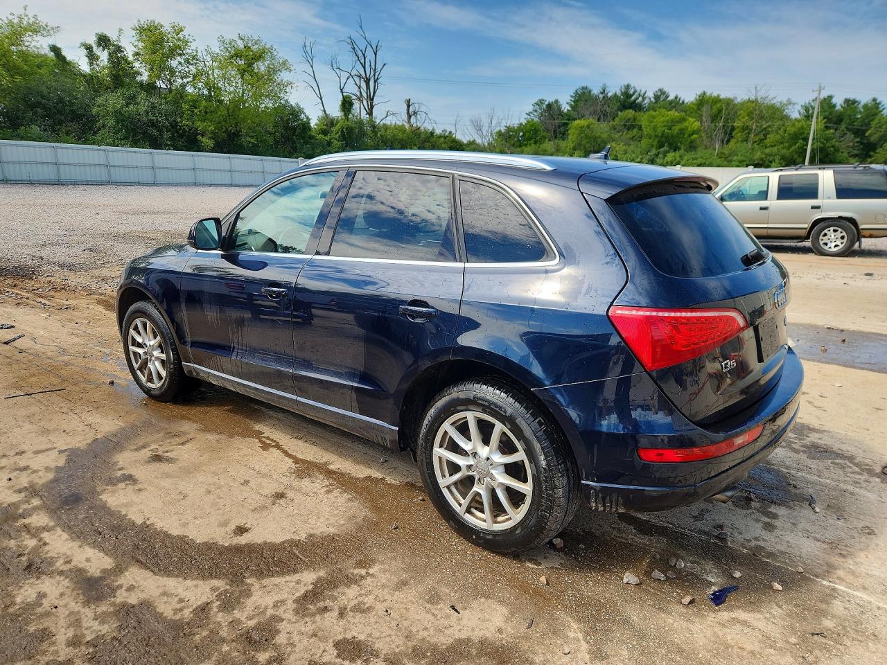 2011 Audi Q5 Premium Plus Blue vin: WA1LFAFP3BA033328