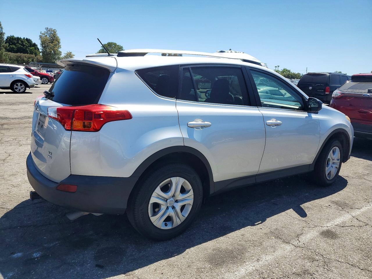 2013 Toyota Rav4 Le Серебряный vin: 2T3BFREV9DW026291