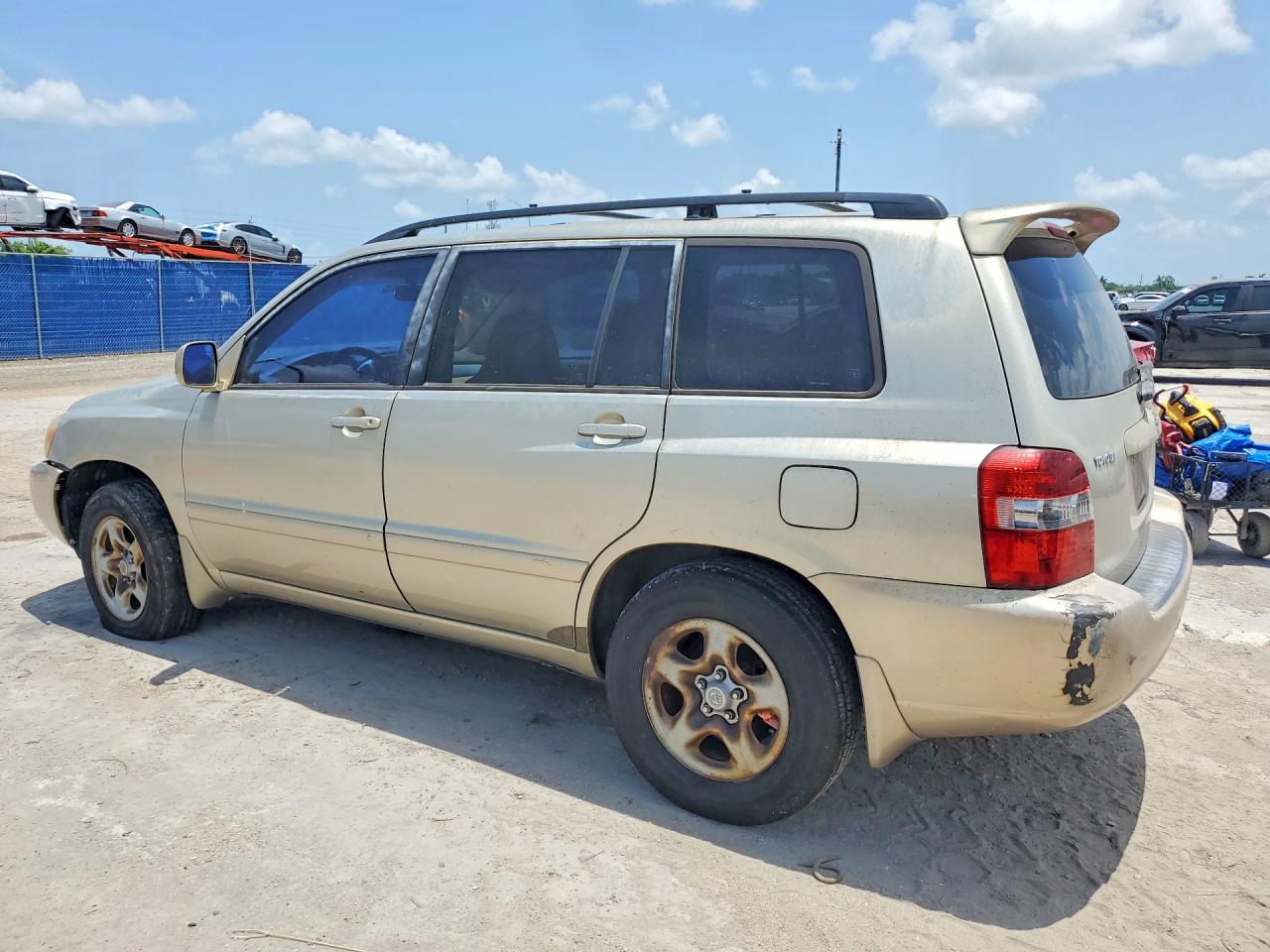2007 Toyota Highlander Base Tan vin: JTEGD21A570166901