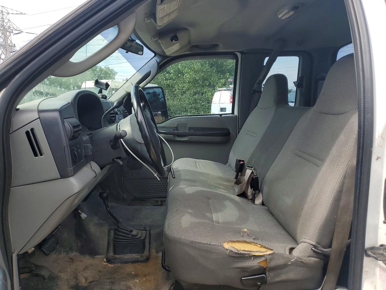 2005 Ford F250 Super Duty White vin: 1FTSX21P45ED39303