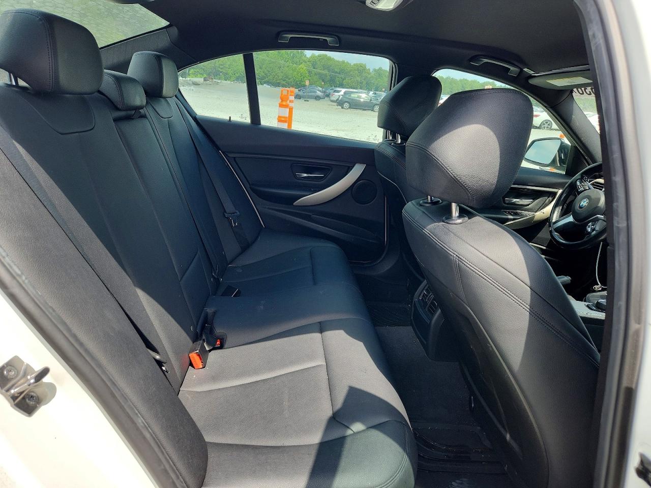 2015 Bmw 320 I White vin: WBA3B1C57FK137905