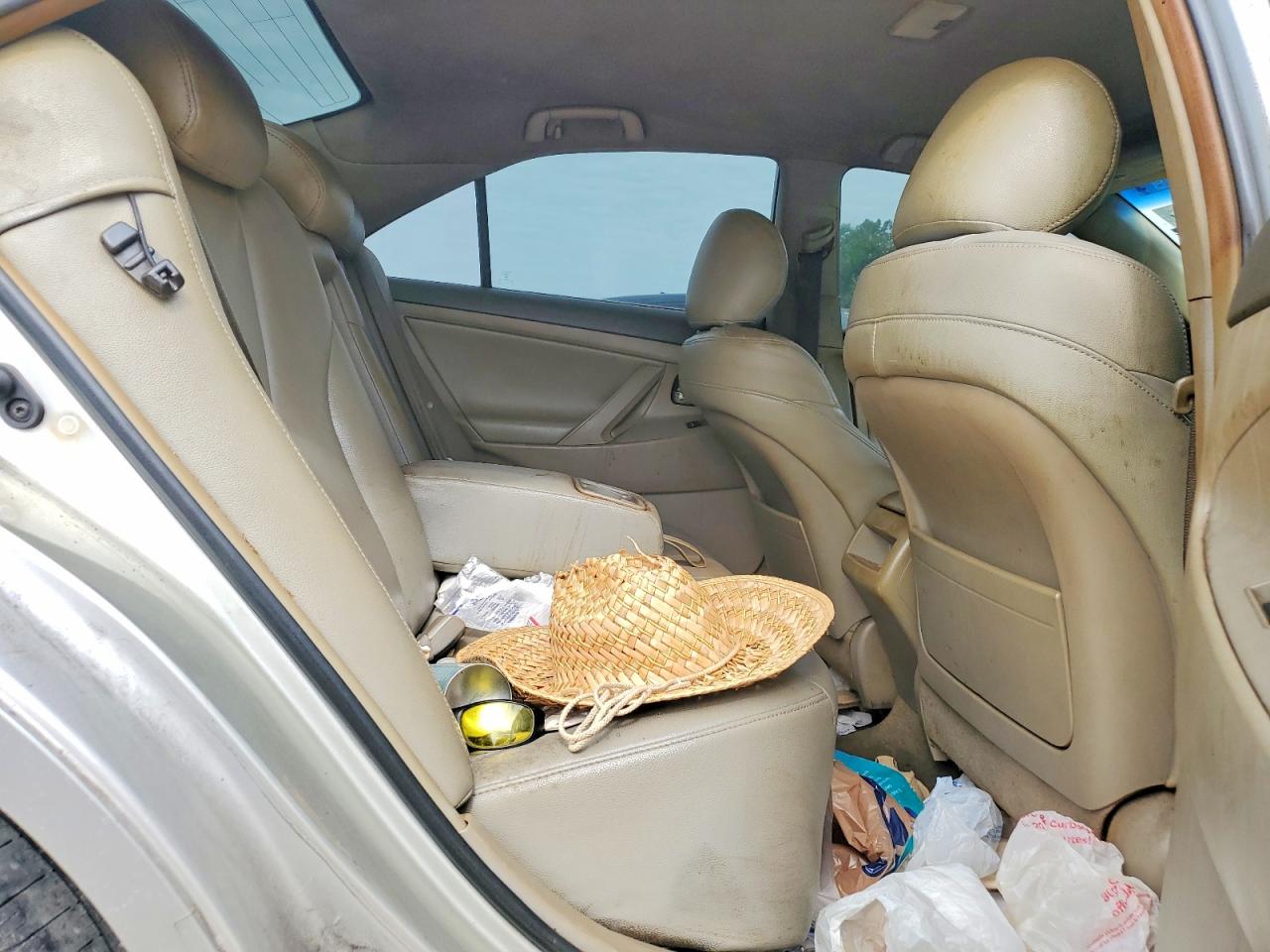 2011 Toyota Camry Le Silver vin: 4T1BF3EK5BU770558