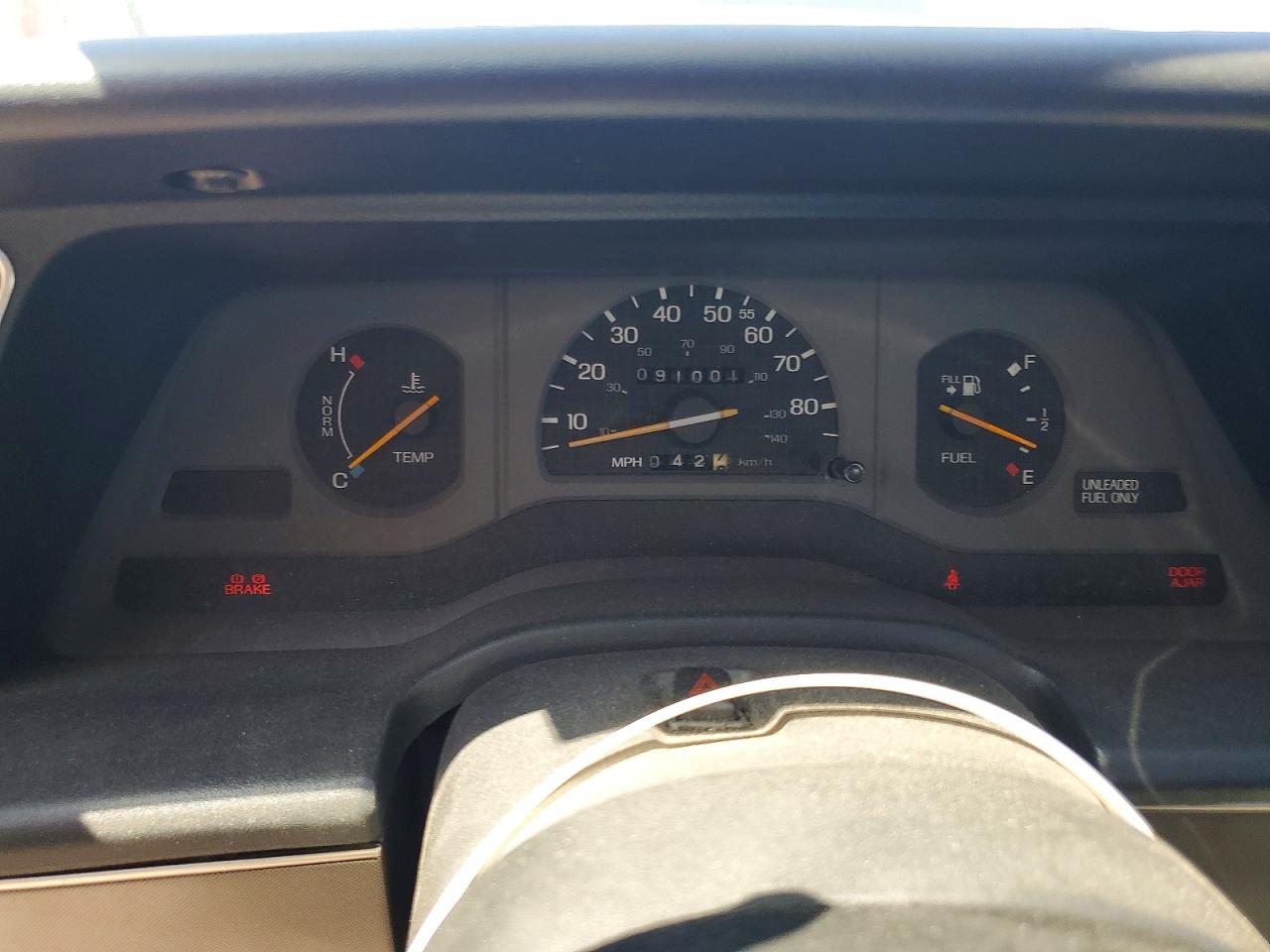 1989 Ford Thunderbird White vin: 1FAPP6046KH107791
