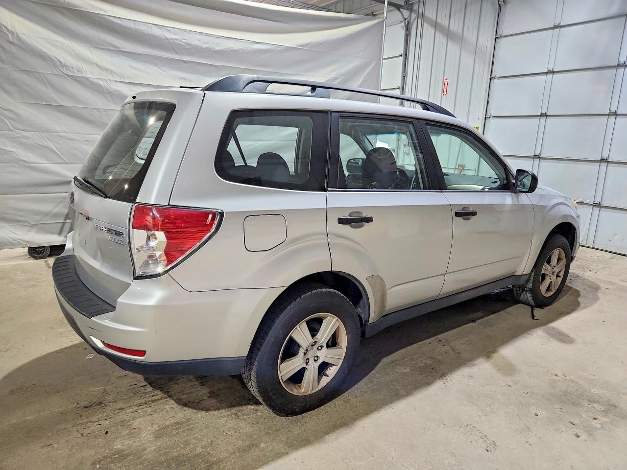 2010 Subaru Forester Xs Silver vin: JF2SH6BC5AH779024