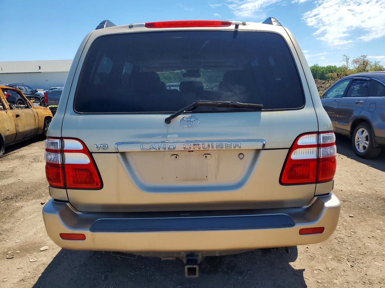 2005 Toyota Land Cruiser Base Gold vin: JTEHT05J152070853