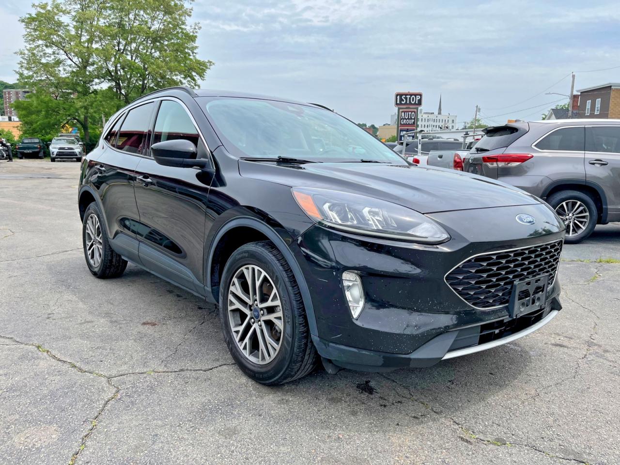 2021 Ford Escape Sel Черный vin: 1FMCU9H60MUA51314