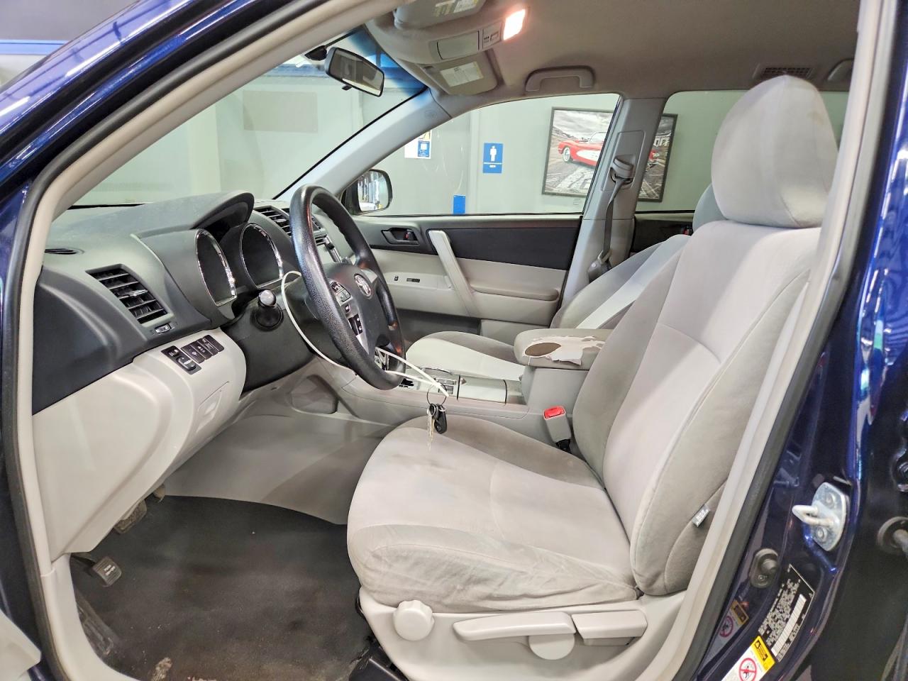 2013 Toyota Highlander Base Синий vin: 5TDBK3EH0DS215027