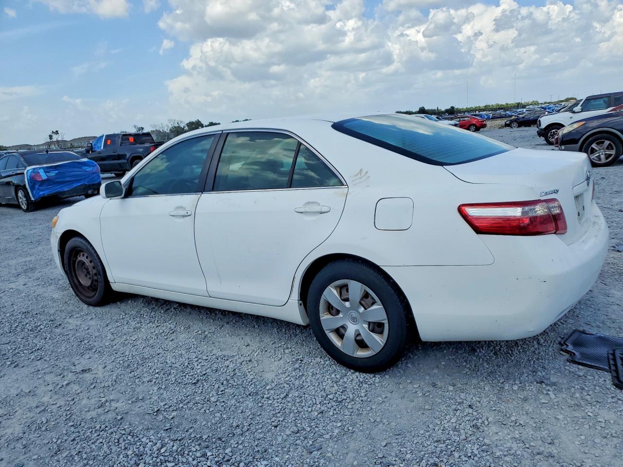 2007 Toyota Camry Le Белый vin: JTNBE46K173068421