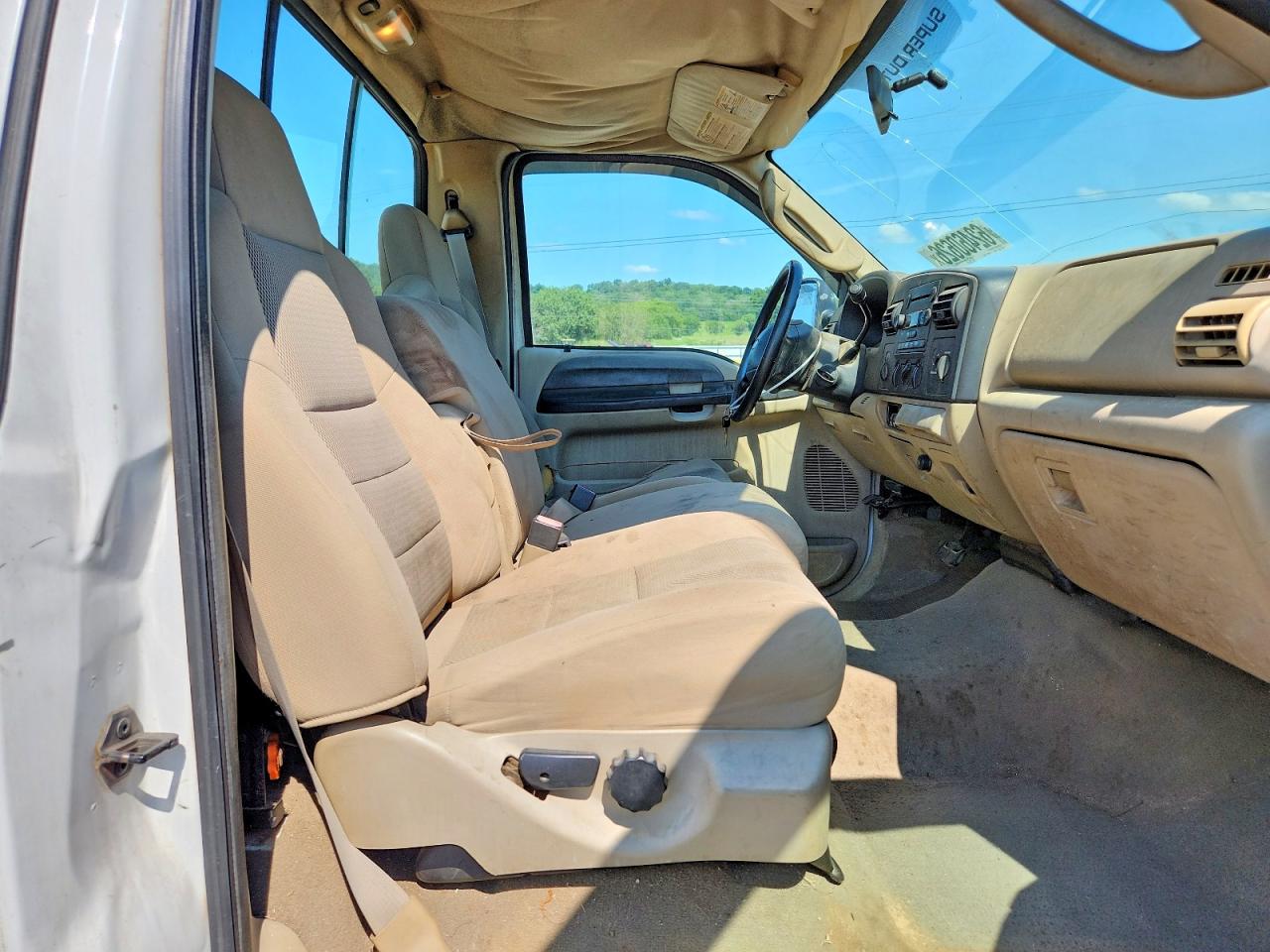 2005 Ford F250 Super Duty White vin: 1FTNF21515EA21072
