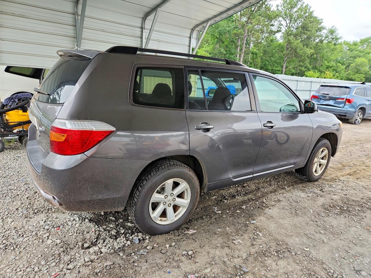 2008 Toyota Highlander Base Silver vin: JTEDS41A682053159