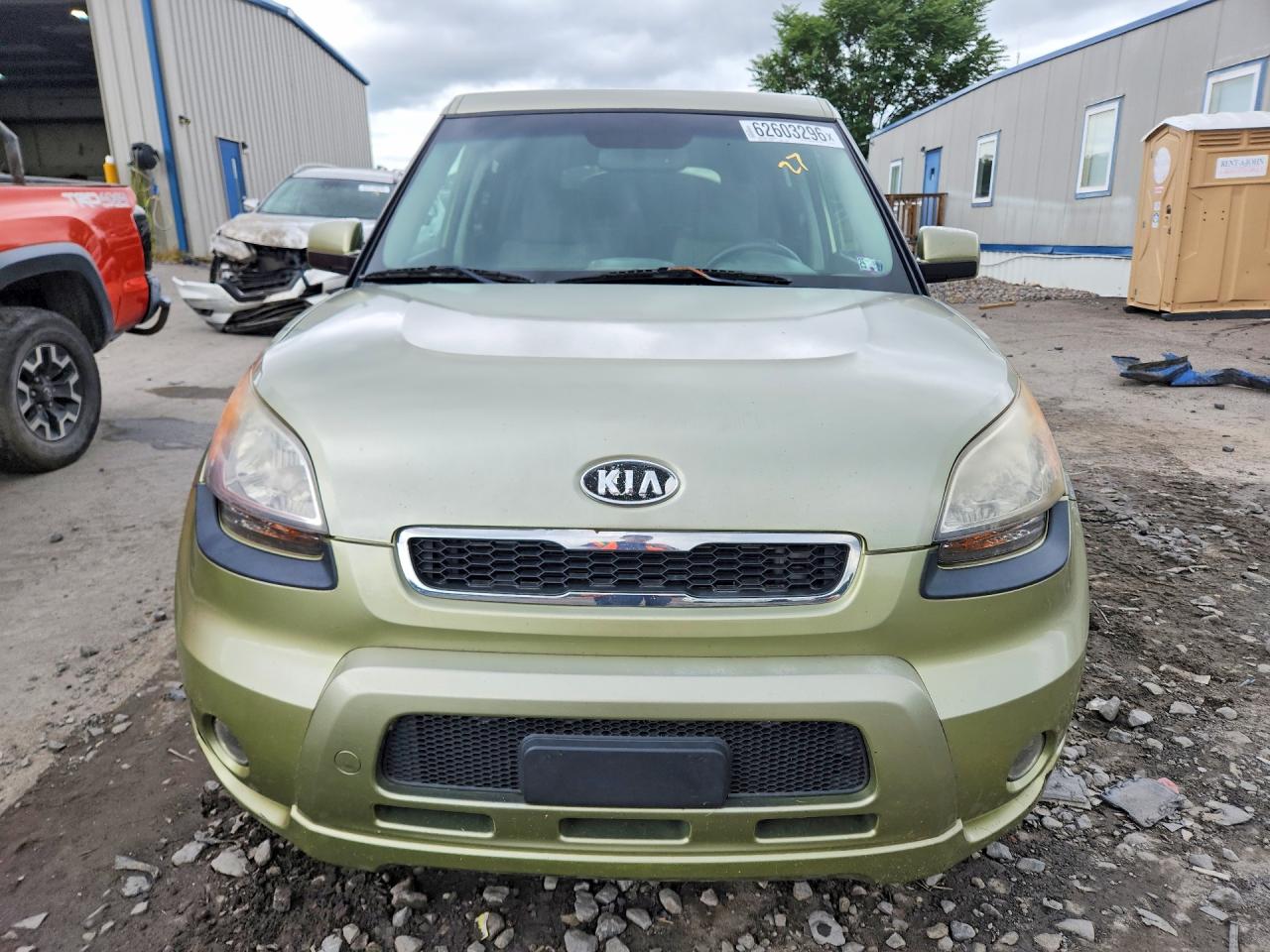 2011 Kia Soul ! Green vin: KNDJT2A22B7272485