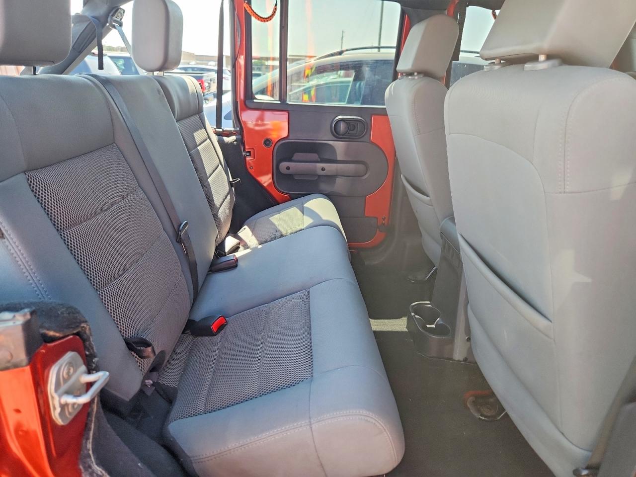 2009 Jeep Wrangler Unlimited Rubicon Red vin: 1J4GA69199L769399
