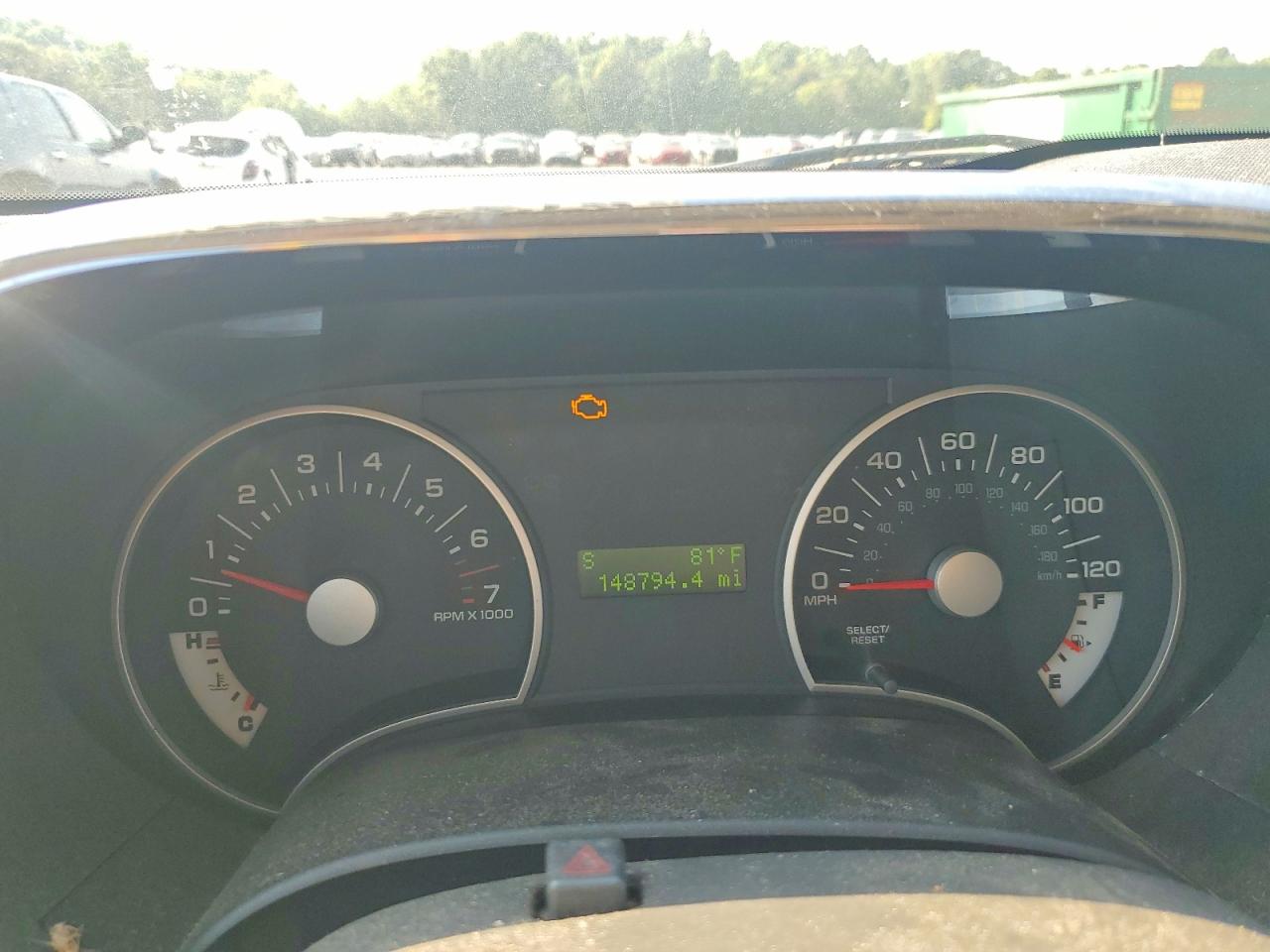 2008 Ford Explorer Xlt White vin: 1FMEU73E78UA65552