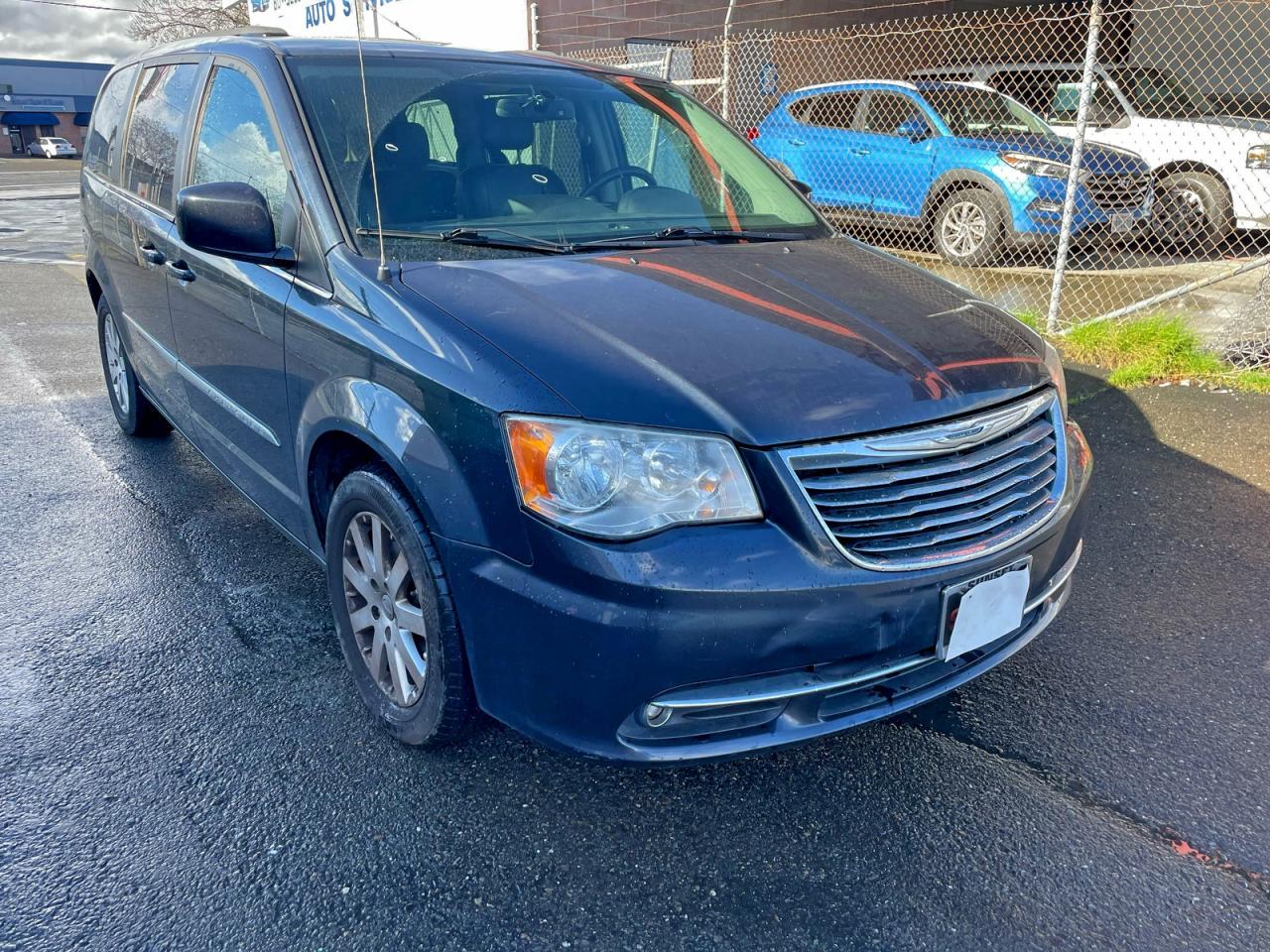 2014 Chrysler Town & Country Touring Blue vin: 2C4RC1BG7ER438140
