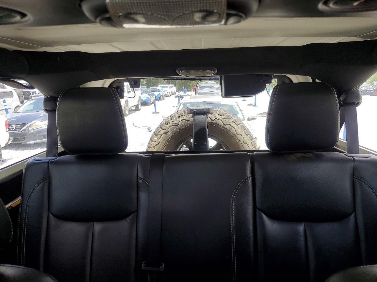 2014 Jeep Wrangler Unlimited Sahara Two Tone vin: 1C4BJWEG7EL162289