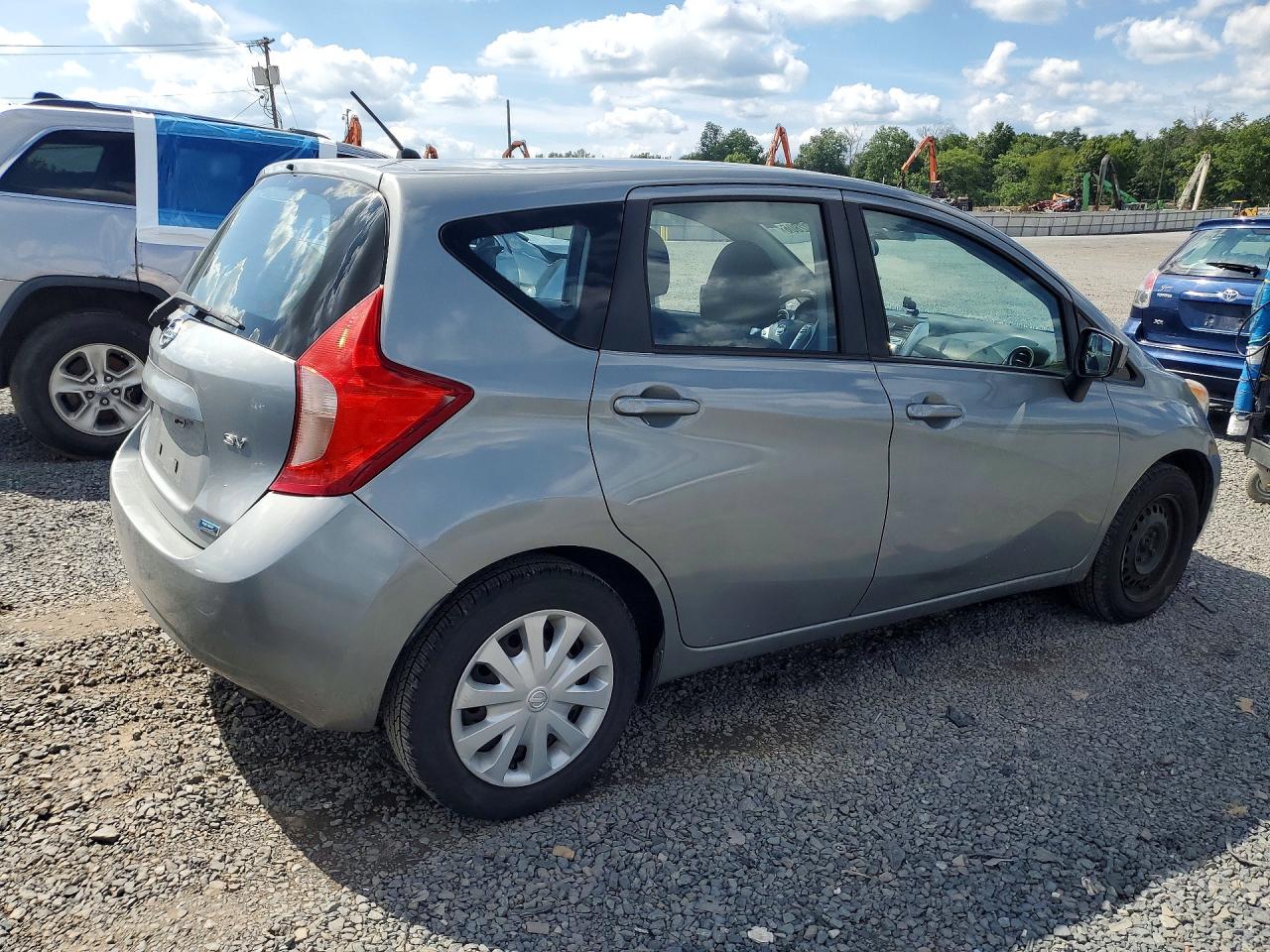 2015 Nissan Versa Note Sv Silver vin: 3N1CE2CP1FL400005