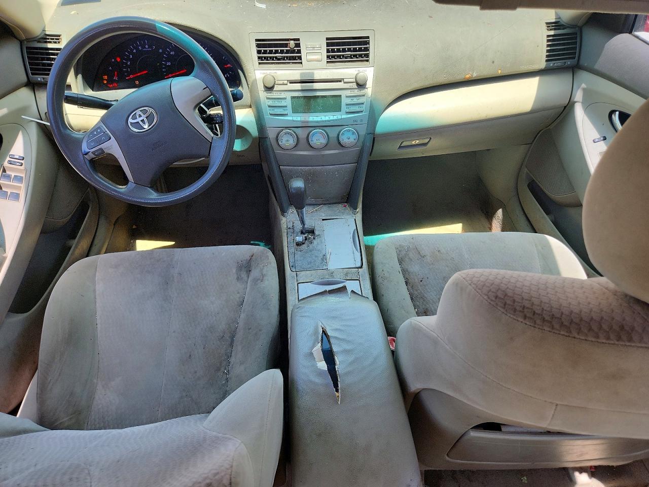 2010 Toyota Camry Le Red vin: 4T1BF3EK2AU512478