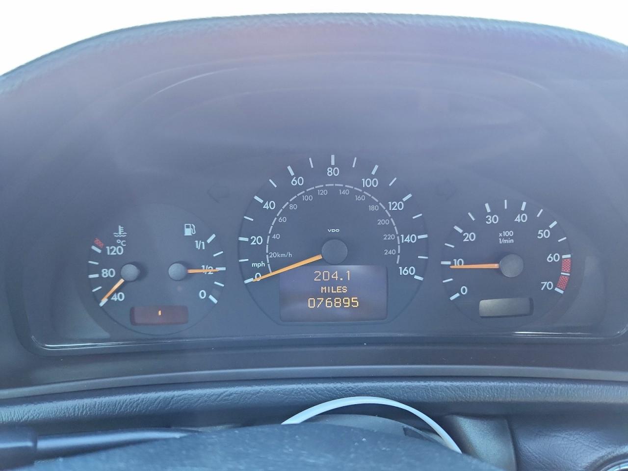 2002 Mercedes-benz Clk 320 Silver vin: WDBLJ65GX2T120827