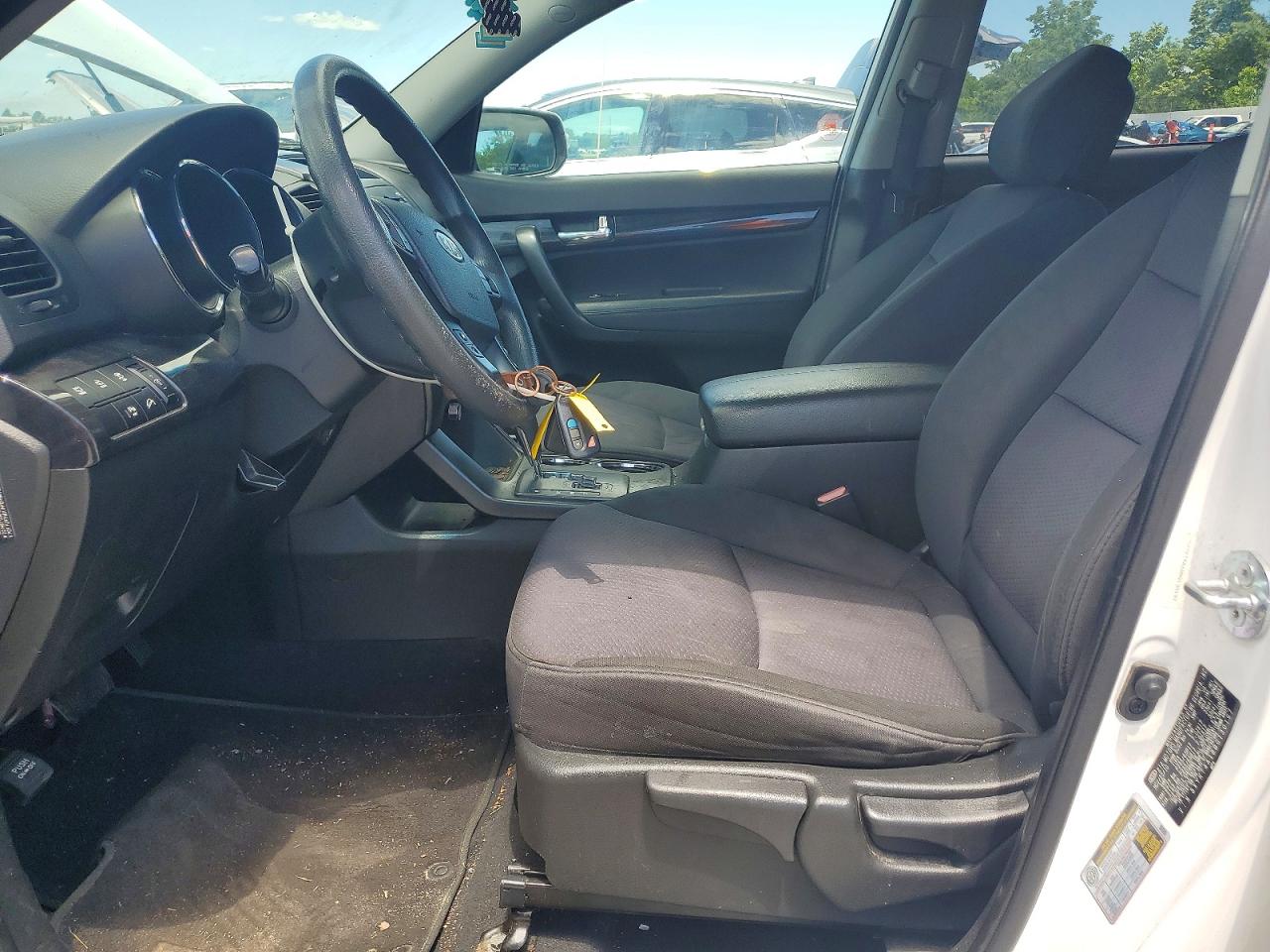2011 Kia Sorento Lx Белый vin: 5XYKT4A18BG130197