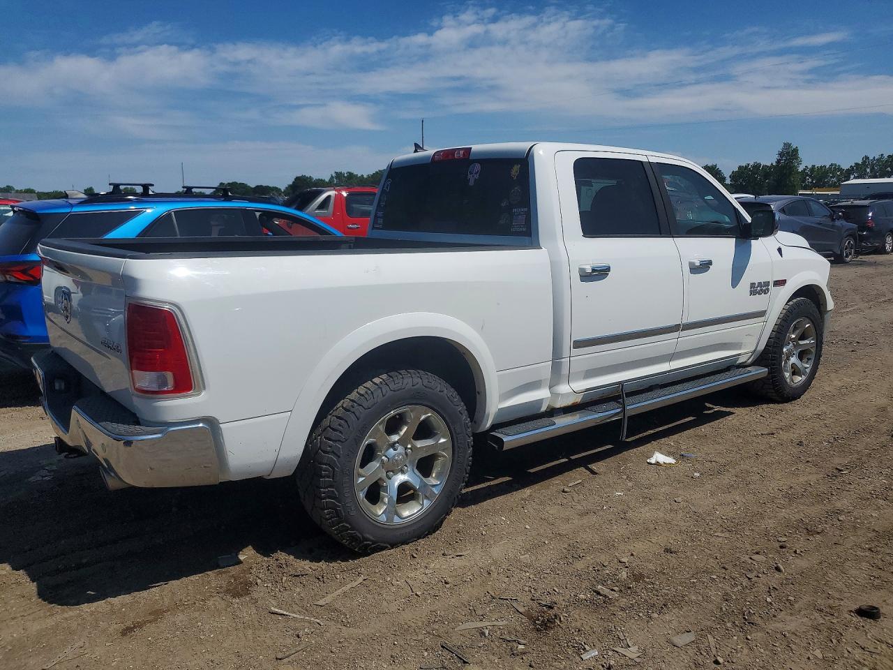 2015 Ram 1500 Laramie White vin: 1C6RR7VM7FS733927
