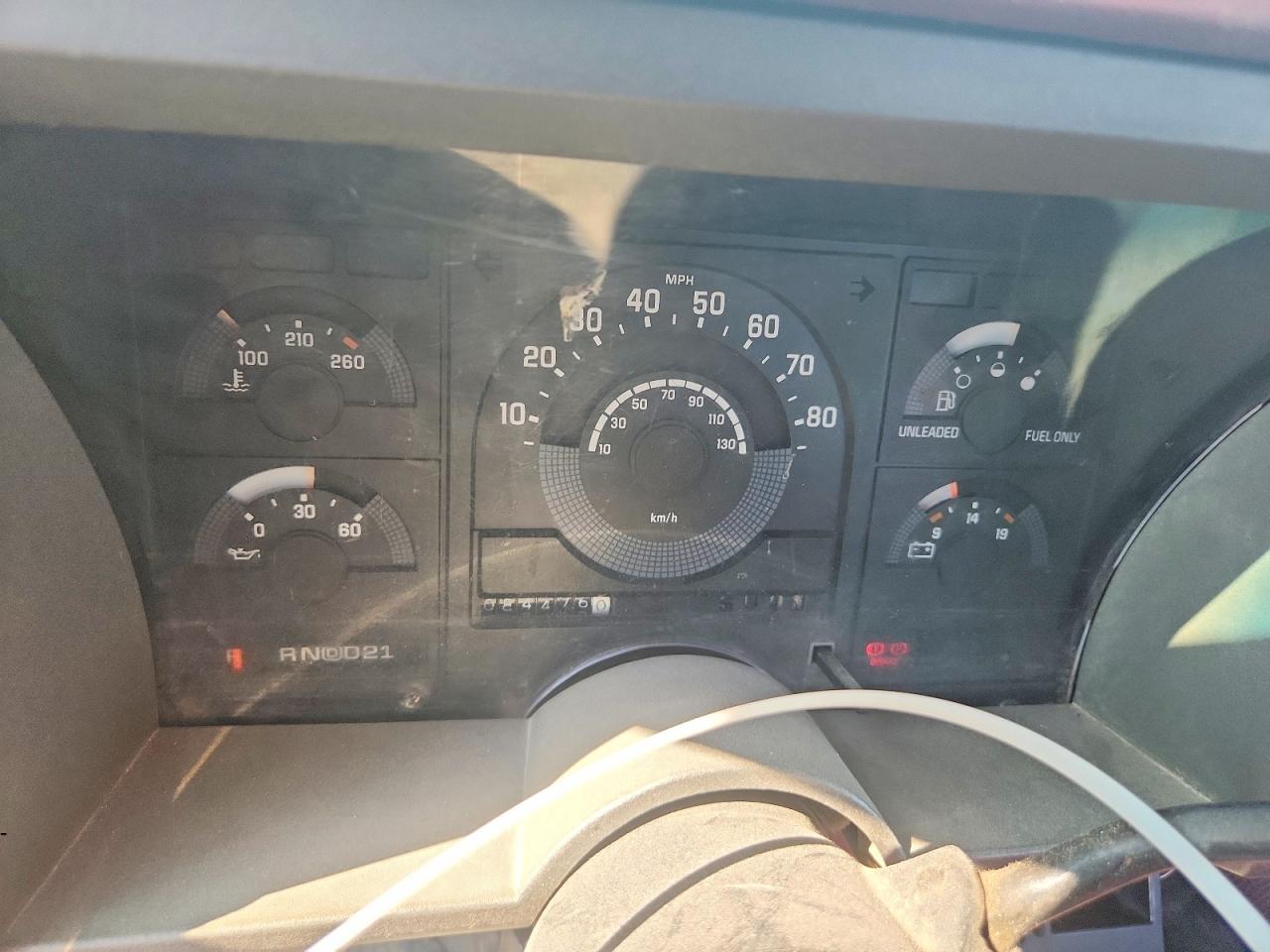 1990 Gmc Sierra C2500 White vin: 1GTFC24KXLZ512874