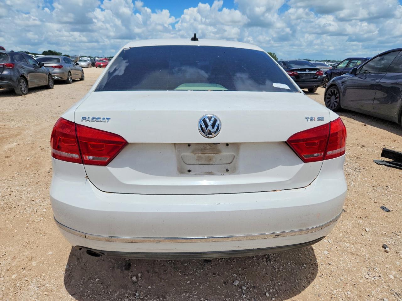 2015 Volkswagen Passat Se Белый vin: 1VWBS7A3XFC026629