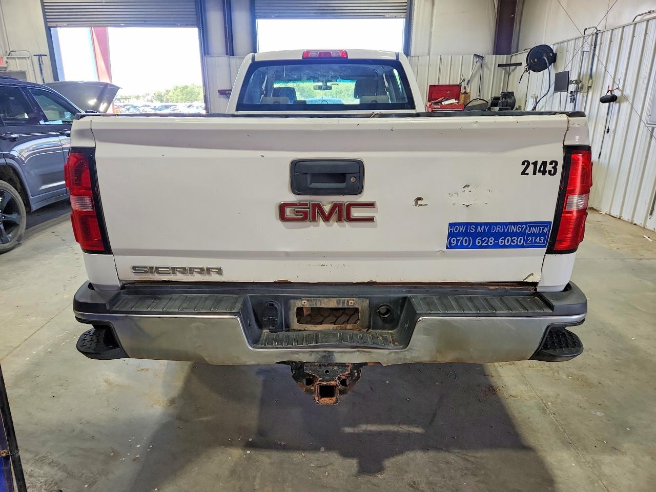 2015 Gmc Sierra K2500 Heavy Duty White vin: 1GT12XEG0FF125681