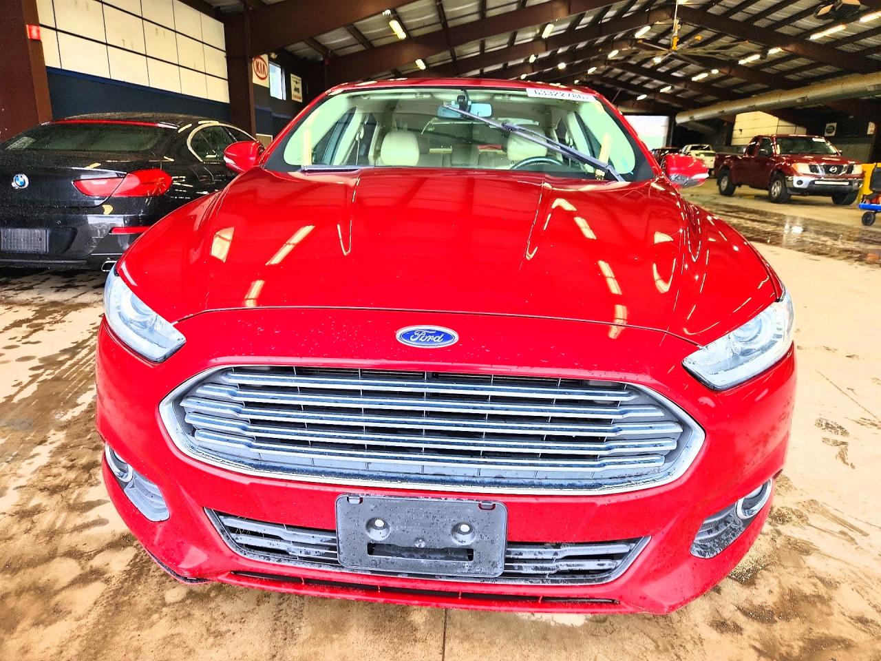 2014 Ford Fusion Se Phev Красный vin: 3FA6P0PU6ER216320