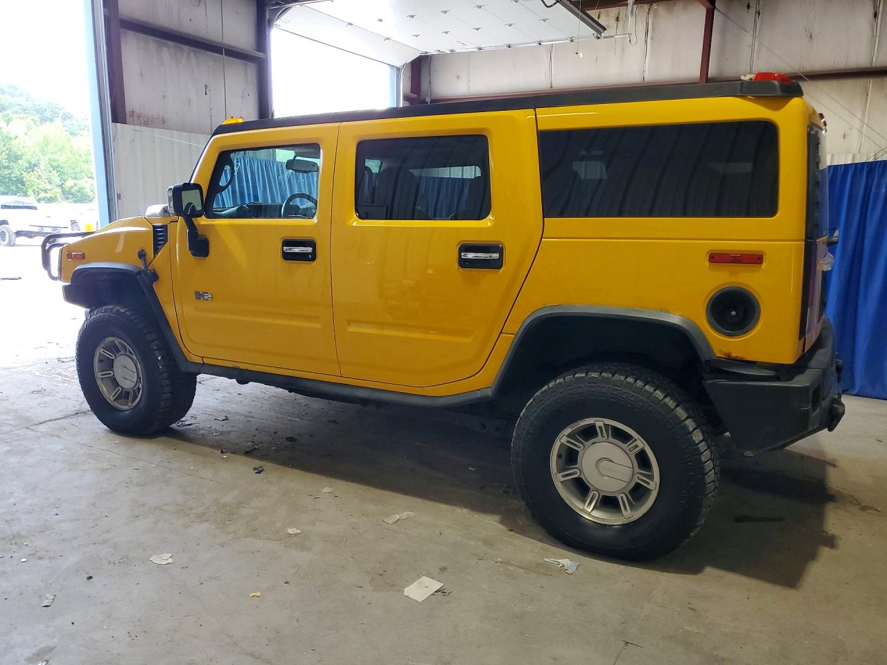2003 Hummer H2 Yellow vin: 5GRGN23U83H141588
