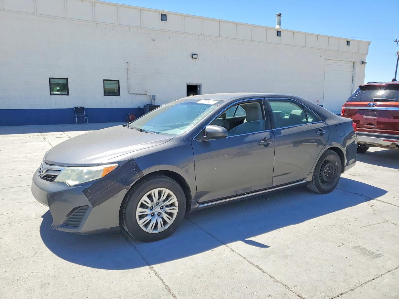 2013 Toyota Camry Le Серый vin: 4T4BF1FK2DR281885