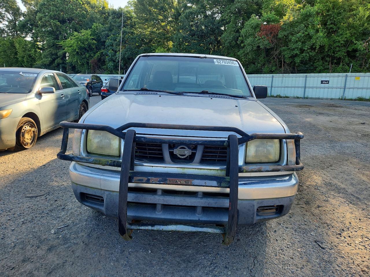 2000 Nissan Frontier Xe Серебряный vin: 1N6DD26S9YC414380