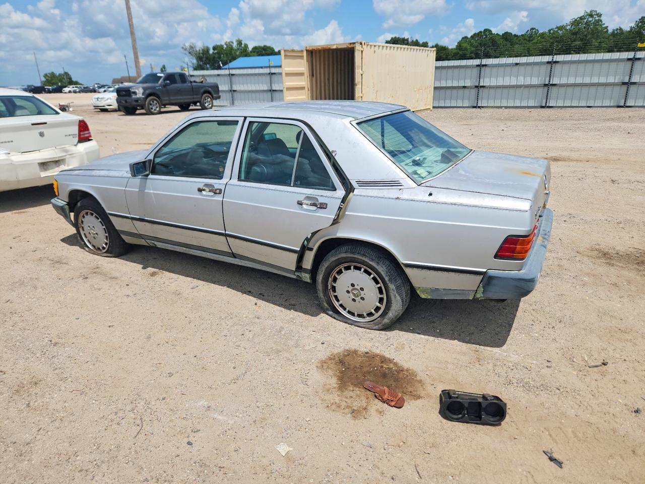 1986 Mercedes-benz 190 E 2.3 Silver vin: WDBDA24D5GF222997