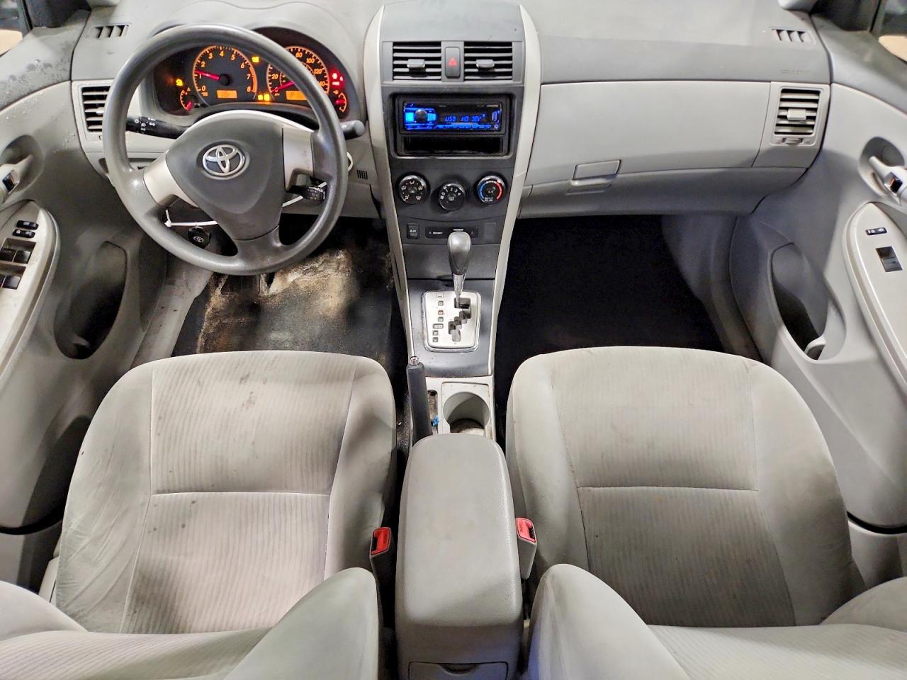 2010 Toyota Corolla Le Silver vin: 1NXBU4EE9AZ216928