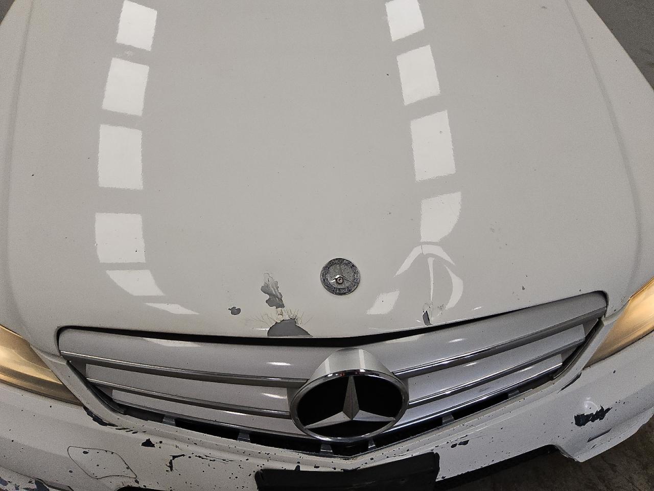 2013 Mercedes-benz C 300 4matic White vin: WDDGF8AB4DR297485 Damage: Hood, Dent(S) W/ Paint Dmg, 4 To 5 Inches