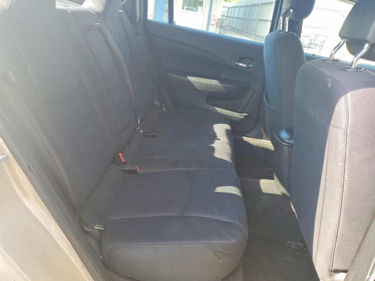 2014 Chrysler 200 Lx Beige vin: 1C3CCBAB3EN124097